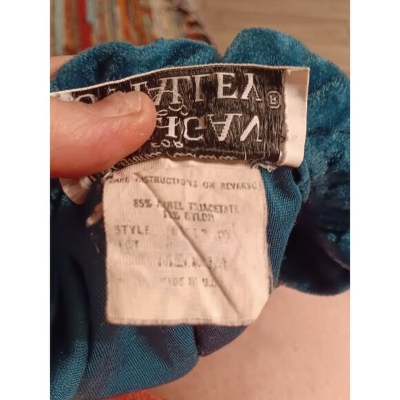 Vintage Medium Donna Richard for Gilligan O'Malley Teal Blue Velour Nightgown - Picture 7 of 7